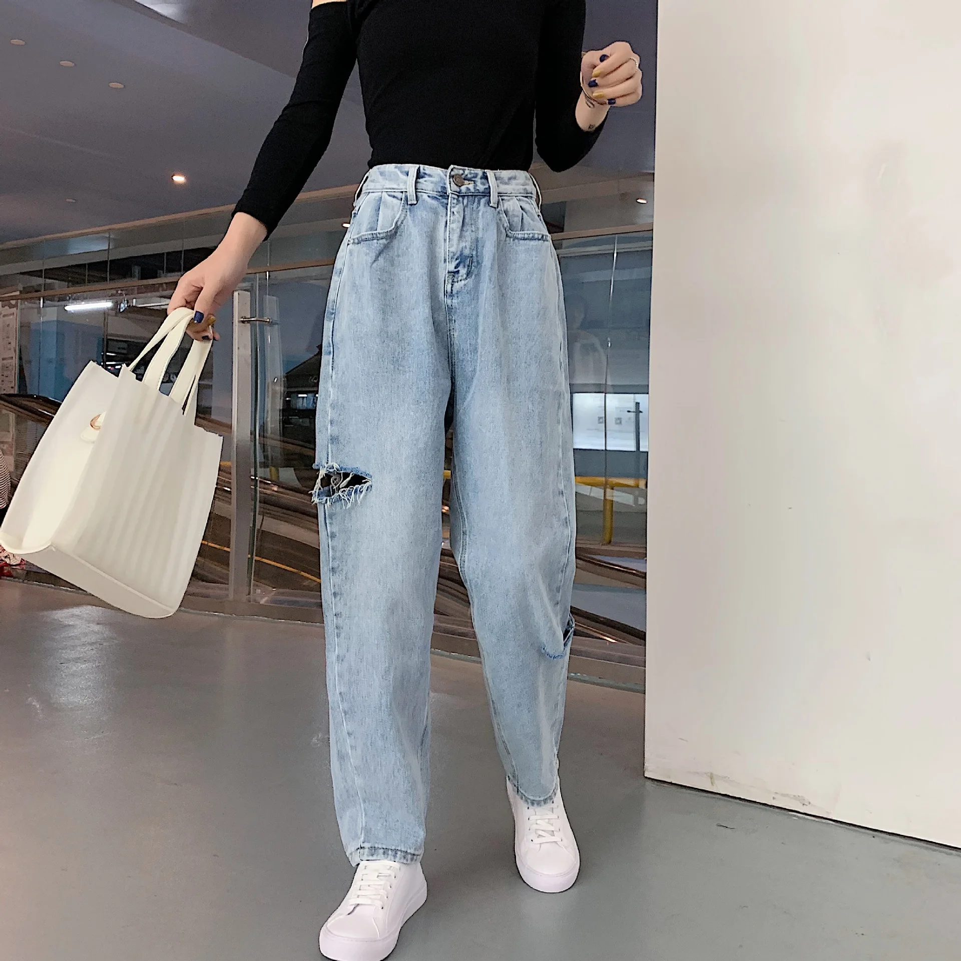Light Blue Hold Zipper Boyfriend Jeans For Women 2019 Summer Hold Women High Waist Jeans Wide Leg Denim Pants
Light Blue Hold Zipper Boyfriend Jeans For Women 2019 Summer Hold Women High Waist Jeans Wide Leg Denim Pants