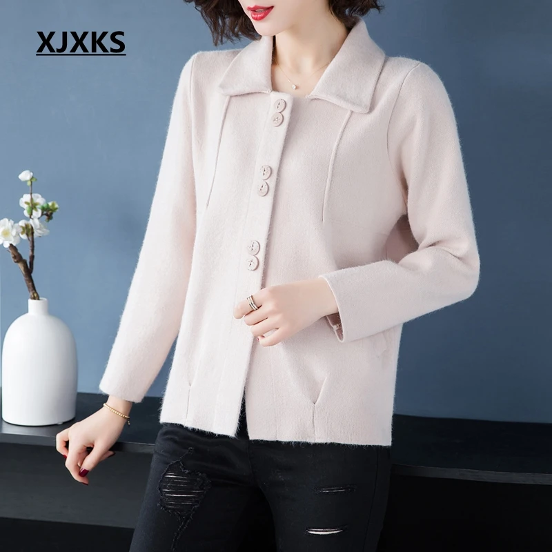 XJXKS New 2019 Winter Cardigan Women Fashion Cashmere Coat Women Pockets Long Sleeve Furry Sweaters Women Sweater Coat
XJXKS New 2019 Winter Cardigan Women Fashion Cashmere Coat Women Pockets Long Sleeve Furry Sweaters Women Sweater Coat