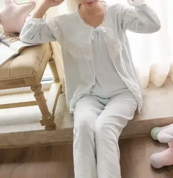 3 Piece 2019 New Winter Princess Pink Lace Sleepwear Women Loose Pajamas Lady Thicken Nightwear Warm Home Sets
3 Piece 2019 New Winter Princess Pink Lace Sleepwear Women Loose Pajamas Lady Thicken Nightwear Warm Home Sets