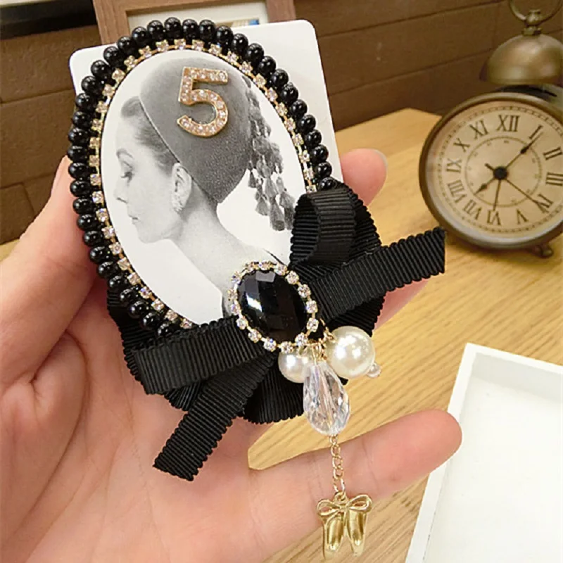 2018 DIY New Design Fashion Luxury Lovely Korea Design Rhinestone Women Brooches Multi Foundation Pearl Brooches For Women P019
2018 DIY New Design Fashion Luxury Lovely Korea Design Rhinestone Women Brooches Multi Foundation Pearl Brooches For Women P019