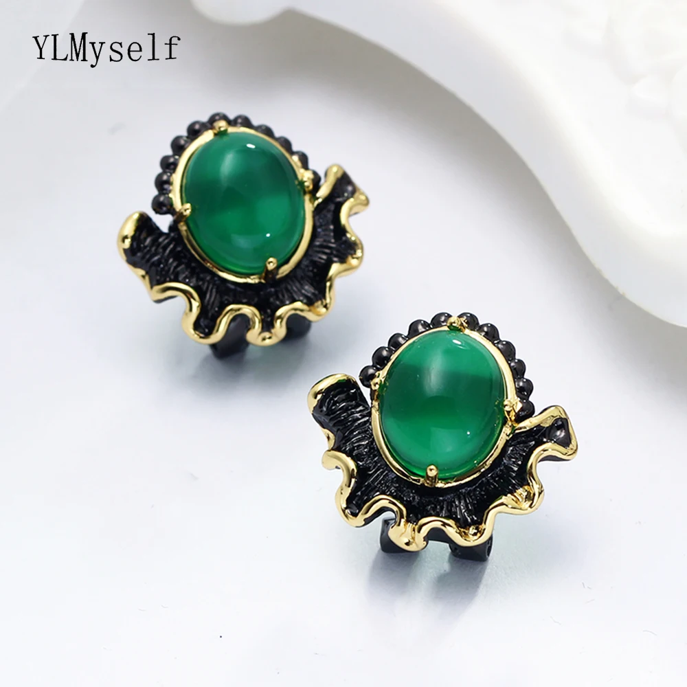 The best gift for mother Classic stud earrings Black-Gold with big oval green stones jewellery Elegant jewelry for women
The best gift for mother Classic stud earrings Black-Gold with big oval green stones jewellery Elegant jewelry for women