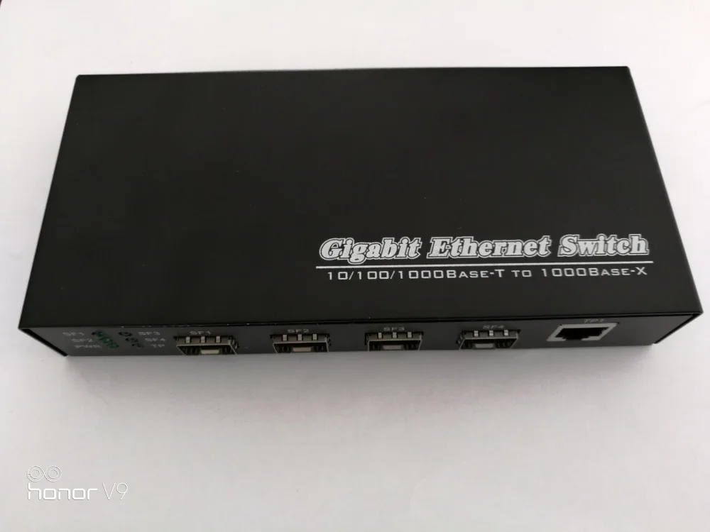 gigabit fiber sfp 4xfiber+ 3xRJ45 Unmanaged 10/100/1000Mbps Megabit Ethernet Fiber Switch Without optical modules
gigabit fiber sfp 4xfiber+ 3xRJ45 Unmanaged 10/100/1000Mbps Megabit Ethernet Fiber Switch Without optical modules