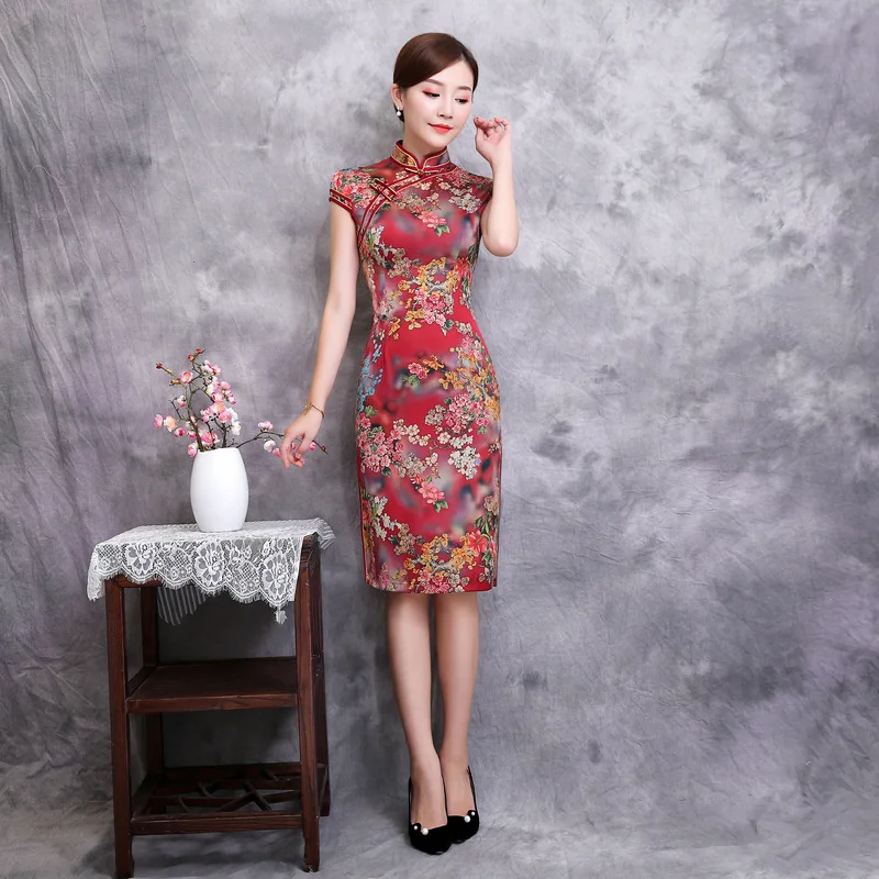 Autumn Winter New Velvet Qipao Chinese Traditional Printed Slim Dress Mandarin Collar Vintage Lady Stage Show Cheongsam Vestidos
Autumn Winter New Velvet Qipao Chinese Traditional Printed Slim Dress Mandarin Collar Vintage Lady Stage Show Cheongsam Vestidos