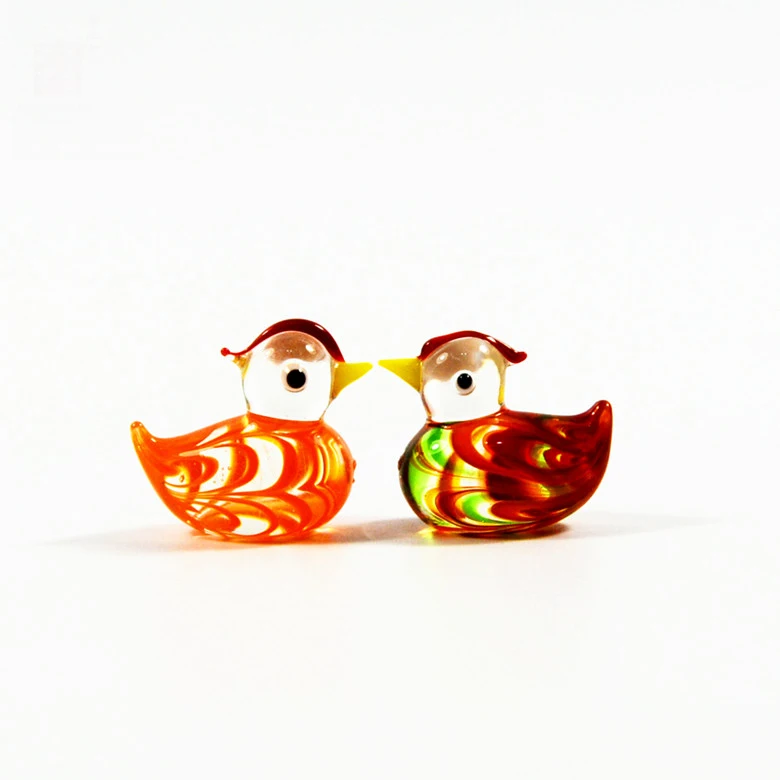 A pair Glass mandarin duck lovers home decor crafts room decoration ornament porcelain animal figurines wedding decorations
A pair Glass mandarin duck lovers home decor crafts room decoration ornament porcelain animal figurines wedding decorations