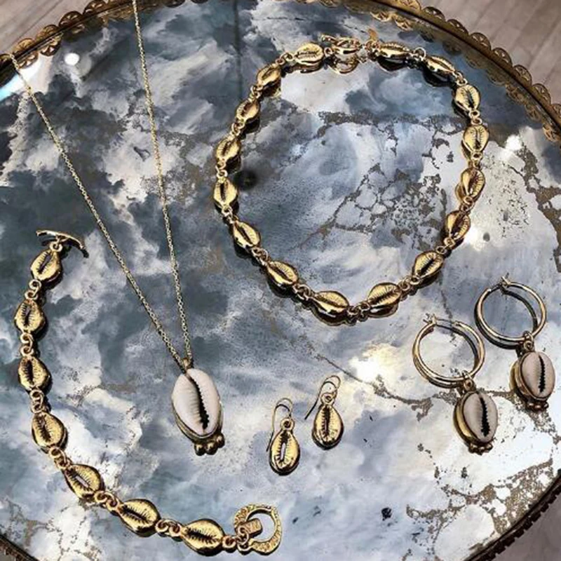 Lalynnlys 2019 Bohemian Statement Shell Drop Earrings Gold Metal Dangle Earring Handmade Beach Conch Jewelry Wholesale E55031
Lalynnlys 2019 Bohemian Statement Shell Drop Earrings Gold Metal Dangle Earring Handmade Beach Conch Jewelry Wholesale E55031