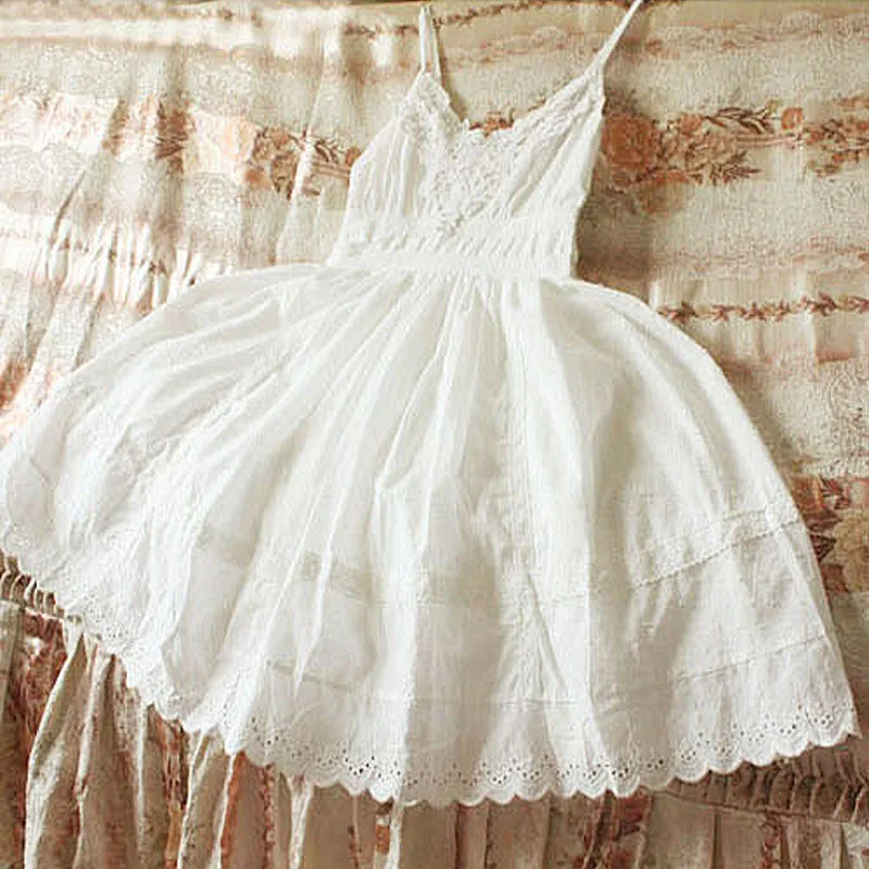 Free Shipping 2019 New Fashion Women Spaghetti Strap Cotton Lace White Summer Dresses S-L Japan Style Mini Dresses Embroidery
Free Shipping 2019 New Fashion Women Spaghetti Strap Cotton Lace White Summer Dresses S-L Japan Style Mini Dresses Embroidery