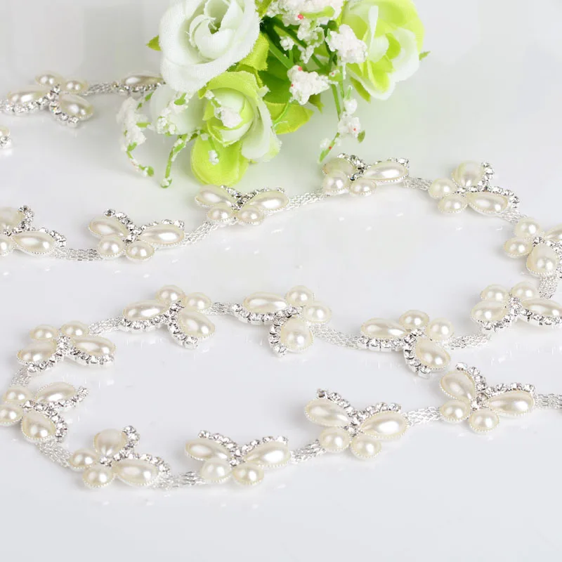 Butterfly Flower Rhinestones Sewing On Pearl Beaded Chain For DIY Wedding Dress Decoration and headpieces 1 yard
Butterfly Flower Rhinestones Sewing On Pearl Beaded Chain For DIY Wedding Dress Decoration and headpieces 1 yard