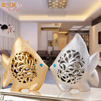Modern wedding TV cabinet cabinet decor decoration new living room to kiss kiss fish fish display wedding gift
Modern wedding TV cabinet cabinet decor decoration new living room to kiss kiss fish fish display wedding gift