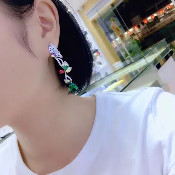 Qi Xuan_Jewelry_New Earrings Butterfly Earrings S925 Silver Inlay Zircon Elegant And Irregular Irregular_Factory Direct Sales
Qi Xuan_Jewelry_New Earrings Butterfly Earrings S925 Silver Inlay Zircon Elegant And Irregular Irregular_Factory Direct Sales