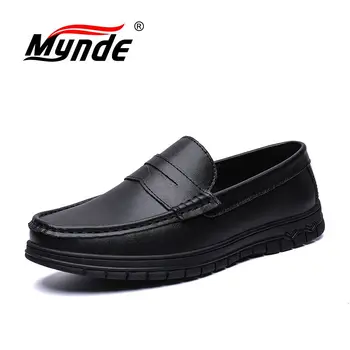 Mynde New Summer Style Soft Moccasins Men Loafers High Quality Genuine Leather Shoes Men Flats Gommino Driving Shoes Size 39-46
Mynde New Summer Style Soft Moccasins Men Loafers High Quality Genuine Leather Shoes Men Flats Gommino Driving Shoes Size 39-46