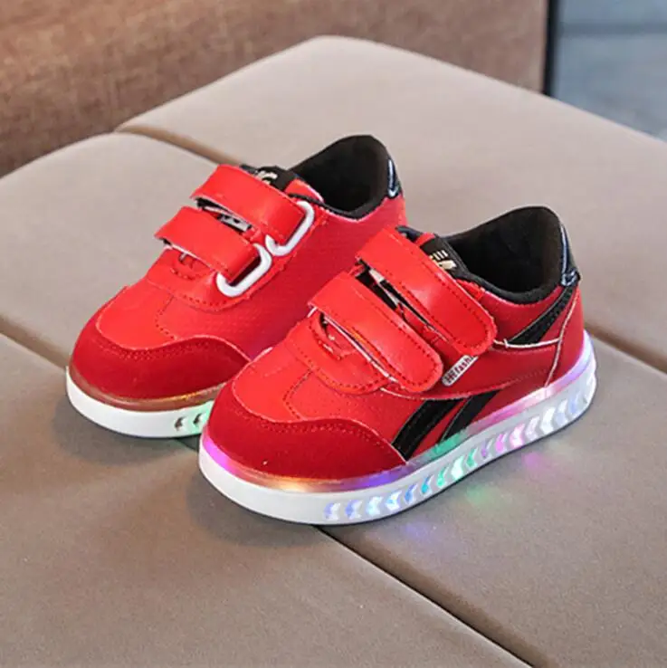 New Children Luminous Shoes Boys Girls Sport Running Shoes Baby Flashing Lights Fashion Sneakers Toddler Little Kid LED Sneakers
New Children Luminous Shoes Boys Girls Sport Running Shoes Baby Flashing Lights Fashion Sneakers Toddler Little Kid LED Sneakers