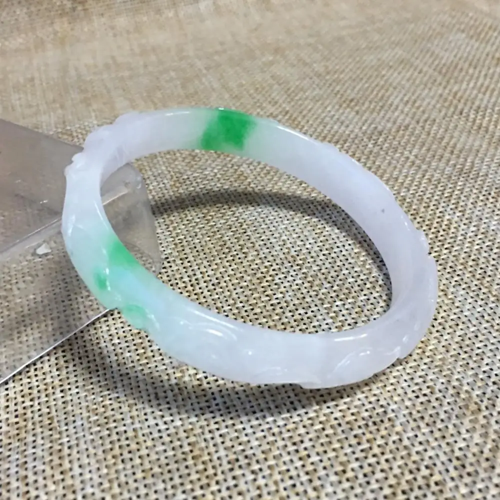 57mm Natural Lavender Green stoneite hand-carved flower design stone Bracelet G37
57mm Natural Lavender Green stoneite hand-carved flower design stone Bracelet G37