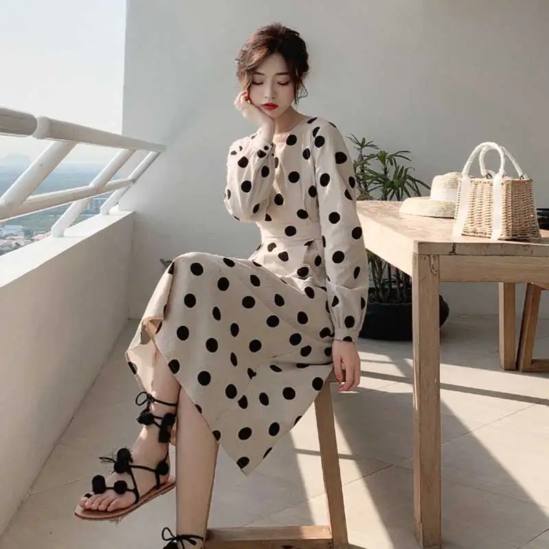 2019 spring and summer new French retro art dress high waist with long sleeve round neck polka dot dress
2019 spring and summer new French retro art dress high waist with long sleeve round neck polka dot dress