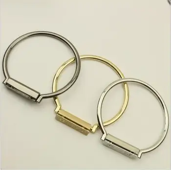 6 Piece Size 9.2 CM Fashion MEtal-Accessories-For-Handbags Metal Purse Handle Bag Frame Hanger Wholesale Metal Bag Handle
6 Piece Size 9.2 CM Fashion MEtal-Accessories-For-Handbags Metal Purse Handle Bag Frame Hanger Wholesale Metal Bag Handle