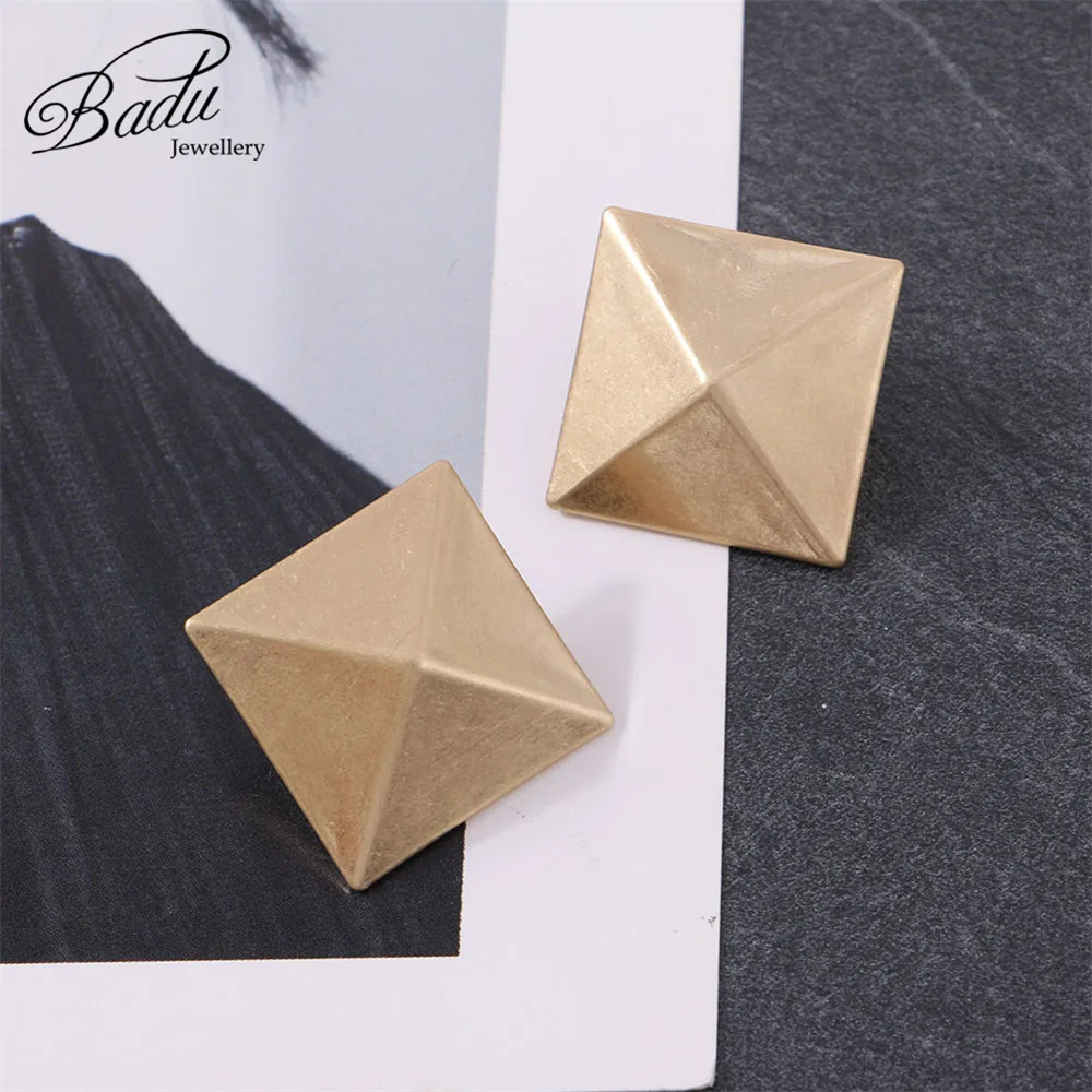 Badu Big Square Stud Earrings for Women Gold Silver Geometric Earrings Punks Studs Big Statement Jewelry for Holloween
Badu Big Square Stud Earrings for Women Gold Silver Geometric Earrings Punks Studs Big Statement Jewelry for Holloween