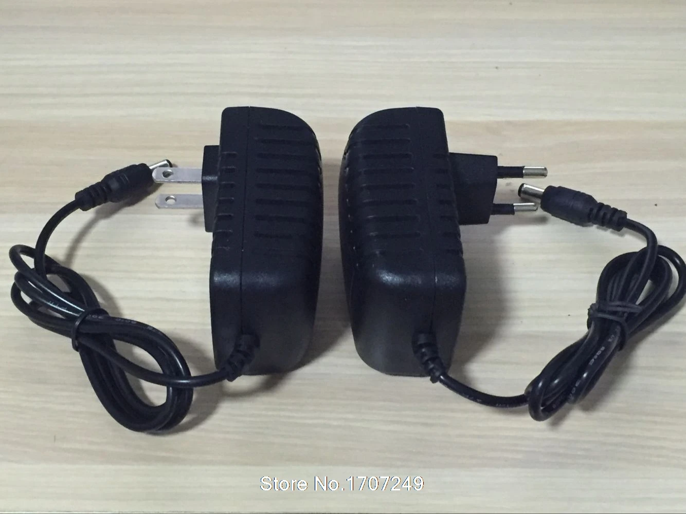 12V2A Power Supply Adapter AC 100V-240V Converter Adapter DC 12V 2A Power Supply 5.5mm * 2.1-2.5mm for LED CCTV US/EU plug
12V2A Power Supply Adapter AC 100V-240V Converter Adapter DC 12V 2A Power Supply 5.5mm * 2.1-2.5mm for LED CCTV US/EU plug