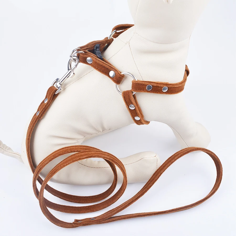 Soft Suede Material Dog Harness Leash Sets For Small Medium Dogs Pet Training Leads Puppy Halter Harnesses Brown Black Pink Red
Soft Suede Material Dog Harness Leash Sets For Small Medium Dogs Pet Training Leads Puppy Halter Harnesses Brown Black Pink Red