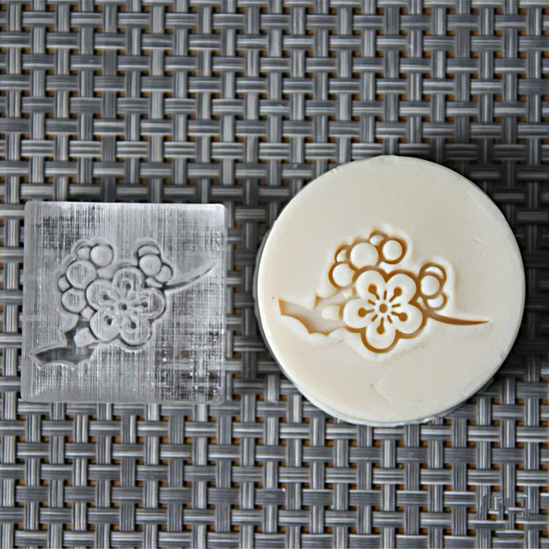 free shipping Plum blossom handmade soap stamp mold mini diy patterns natural 4cm
free shipping Plum blossom handmade soap stamp mold mini diy patterns natural 4cm