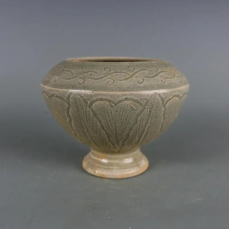 Antique SongDynasty porcelain pot,YueKiln Celadon lotus petal high foot pot,Home Decoration collection & adornment
Antique SongDynasty porcelain pot,YueKiln Celadon lotus petal high foot pot,Home Decoration collection & adornment