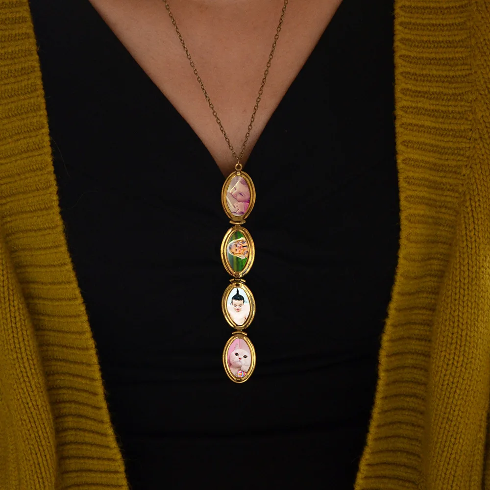 European and American long pendant necklace photo lock multi-layer Necklace photo box photo can open pendant clavicle chain
European and American long pendant necklace photo lock multi-layer Necklace photo box photo can open pendant clavicle chain