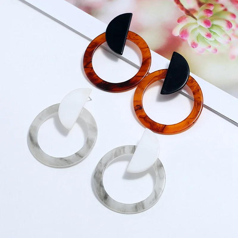 Exaggerated Fashion Acetic Acid Resin Brown Tortoiseshell White Big Round Circle Hollow Drop Earrings For Women Leopard Jewelry
Exaggerated Fashion Acetic Acid Resin Brown Tortoiseshell White Big Round Circle Hollow Drop Earrings For Women Leopard Jewelry