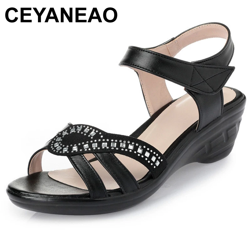 CEYANEAOSummer new fashion Woman sandals mother large size Flat leather Sandals slip comfort elderly Soft bottom sandalsE896
CEYANEAOSummer new fashion Woman sandals mother large size Flat leather Sandals slip comfort elderly Soft bottom sandalsE896