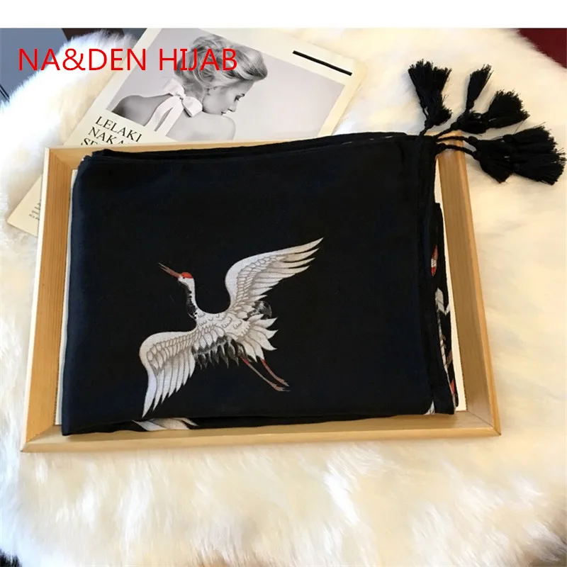 2019 High Quality Crane Fashionable tassel silk pink scarf Ms Muslim headscarf Them has an independent packaging Summer Spring
2019 High Quality Crane Fashionable tassel silk pink scarf Ms Muslim headscarf Them has an independent packaging Summer Spring
