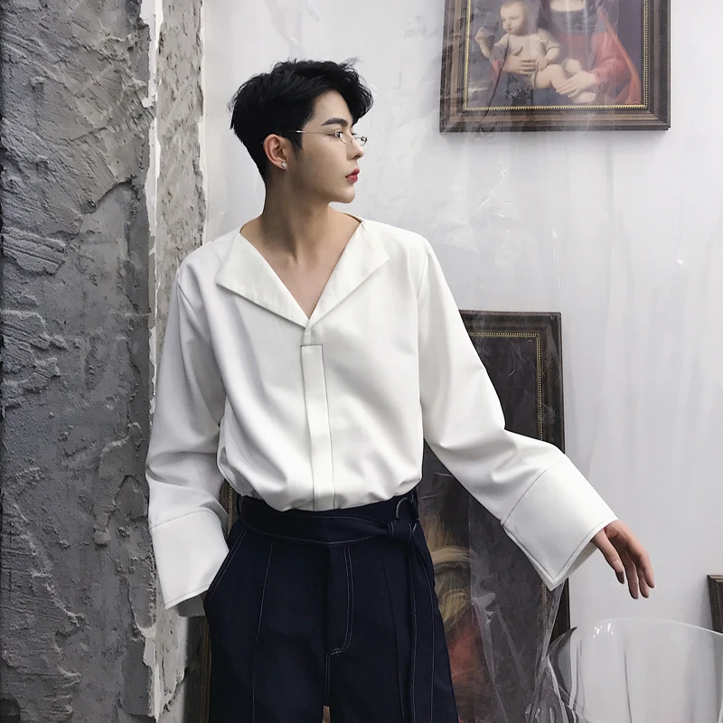 MIXCUBIC 2018 Autumn Korean style retro unique Wide cuff design shirts men casual loose V-neck shirts for men,size M-XXL
MIXCUBIC 2018 Autumn Korean style retro unique Wide cuff design shirts men casual loose V-neck shirts for men,size M-XXL