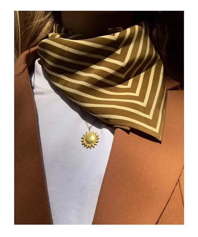 SILK monogram striped print san remo scarf brown 57CM*57CM Little Square Neck Scarf For Woman 2019ss New Fashion
SILK monogram striped print san remo scarf brown 57CM*57CM Little Square Neck Scarf For Woman 2019ss New Fashion