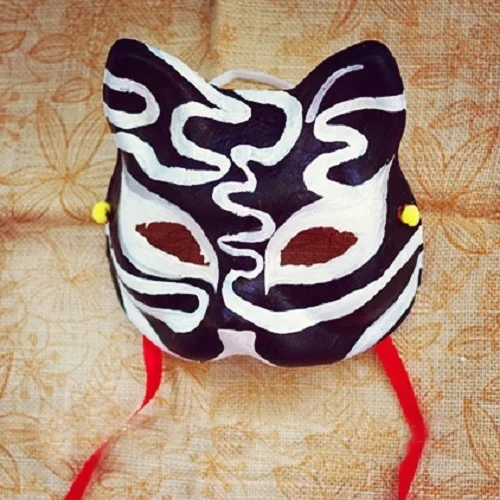 Half Face Japanese Style Hand-Painted Fox Mask Kitsune Black Cloud Pattern Cosplay Masquerade for Party Halloween
Half Face Japanese Style Hand-Painted Fox Mask Kitsune Black Cloud Pattern Cosplay Masquerade for Party Halloween