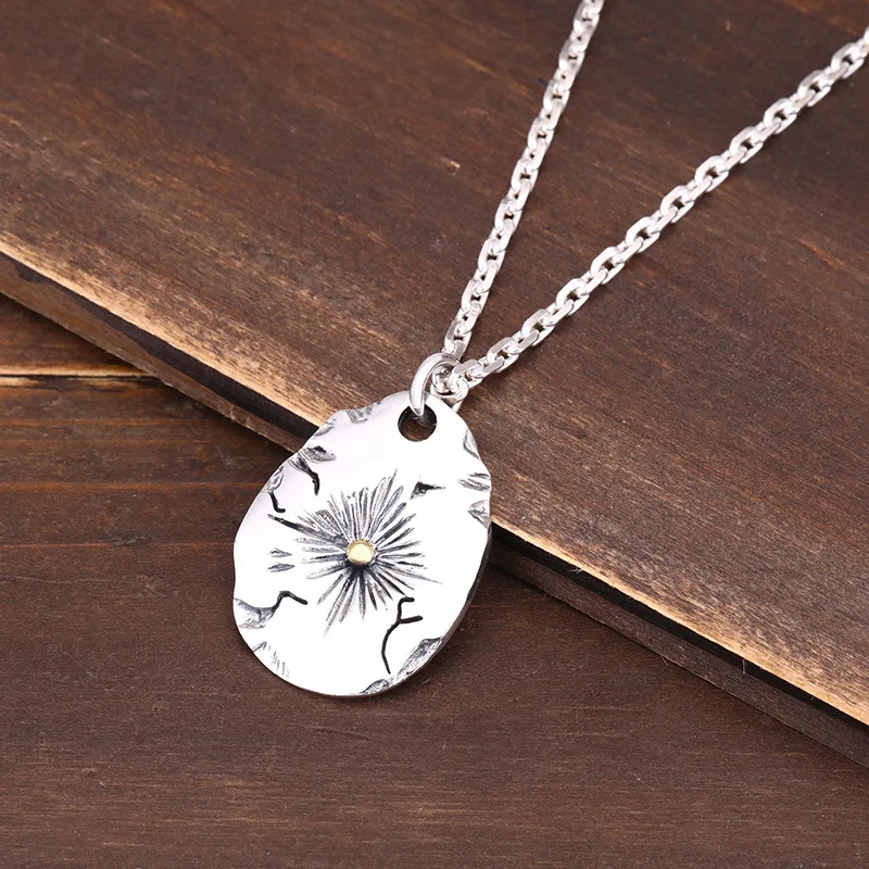 S925 Sterling Silver Takahashi Goro Handmade Pendant Men And Women Retro Thai Silver Indian Pendant
S925 Sterling Silver Takahashi Goro Handmade Pendant Men And Women Retro Thai Silver Indian Pendant