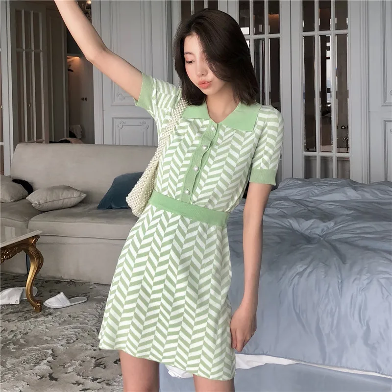 Limiguyue knitting women's set summer sweet wave striped sweater outwear a line skirt suit 2 piece set female knitted suit T742
Limiguyue knitting women's set summer sweet wave striped sweater outwear a line skirt suit 2 piece set female knitted suit T742