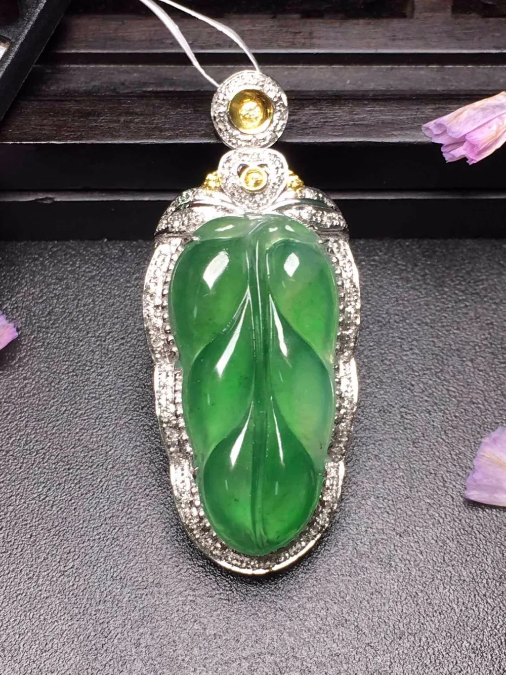 420 Fine Jewelry Real Pure 18 K Gold Jewelry 100% Natural Burmes Jadite Green Myanmer origin Jade Pendant Neckalces for Women
420 Fine Jewelry Real Pure 18 K Gold Jewelry 100% Natural Burmes Jadite Green Myanmer origin Jade Pendant Neckalces for Women