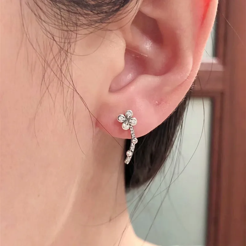 2019 Spring Clear CZ Draped Four-Petal Flower Stud Earring Original 100% 925 Sterling Silver Earrings Party Jewelry For Women
2019 Spring Clear CZ Draped Four-Petal Flower Stud Earring Original 100% 925 Sterling Silver Earrings Party Jewelry For Women