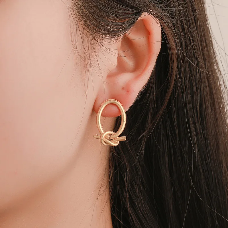 Ufavoirte New Fashion Gold Shape Earrings Simple Ear Ring Ethnic Jewelry Gift Crystal Round Geometric Earrings for Women Bijoux
Ufavoirte New Fashion Gold Shape Earrings Simple Ear Ring Ethnic Jewelry Gift Crystal Round Geometric Earrings for Women Bijoux