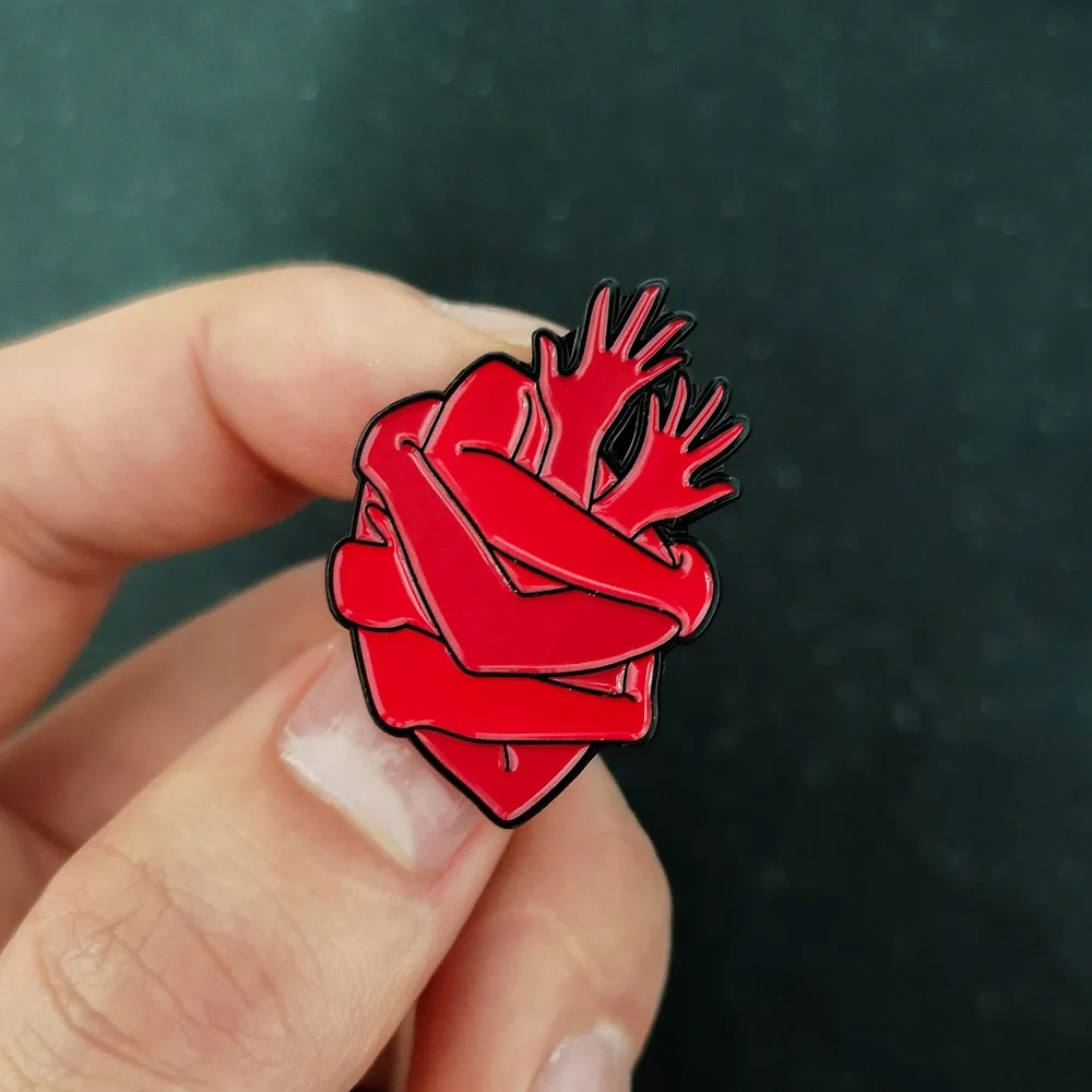Multiple Hands Hug Anatomical Heart Halloween Party Accessories Dark Brooch Button Enamel Lapel Pin Badge Gothic Jewelry Gift
Multiple Hands Hug Anatomical Heart Halloween Party Accessories Dark Brooch Button Enamel Lapel Pin Badge Gothic Jewelry Gift