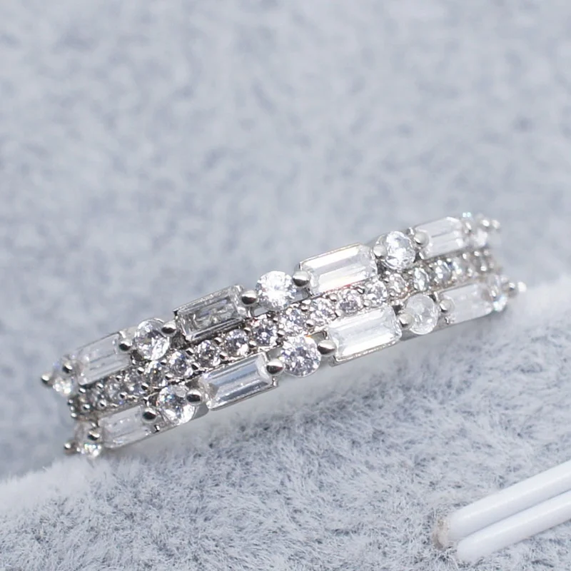 European And American Three-layer Crown Rectangular Rings 6 Colors Fashion Zircon Shining Engagement Rings Valentine's Day
European And American Three-layer Crown Rectangular Rings 6 Colors Fashion Zircon Shining Engagement Rings Valentine's Day
