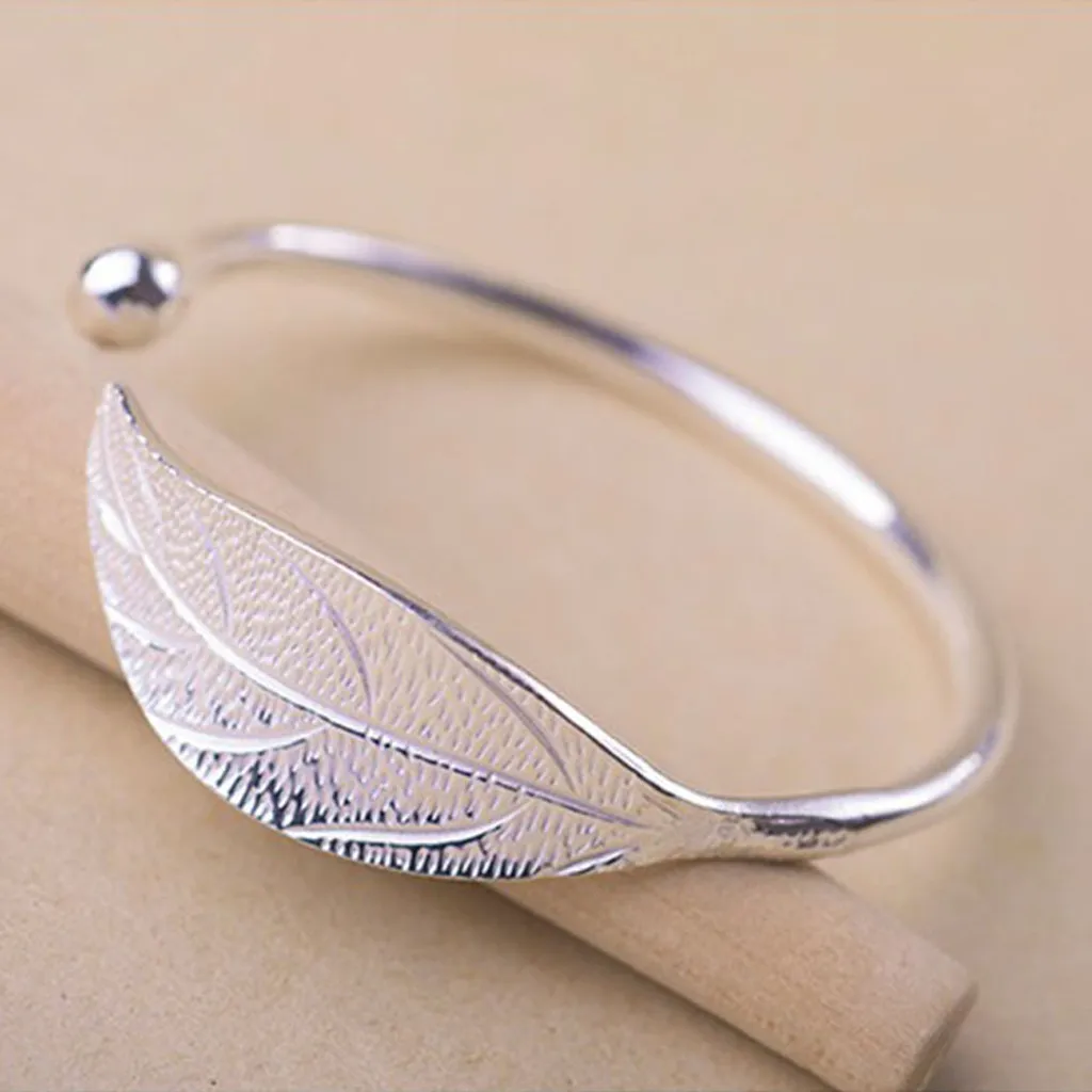 Open Leaf Bracelet Femme Charm Gold Cuff Bracelets for Women Female Fashion Jewelry Bangles Stainless Steel
Open Leaf Bracelet Femme Charm Gold Cuff Bracelets for Women Female Fashion Jewelry Bangles Stainless Steel