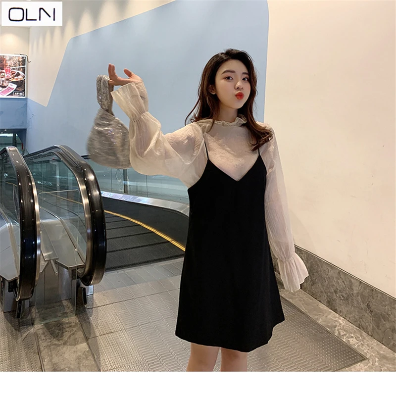 Korean spring, summer and autumn chiffon shirt OL suit temperament fashion strap dress female two-piece
Korean spring, summer and autumn chiffon shirt OL suit temperament fashion strap dress female two-piece