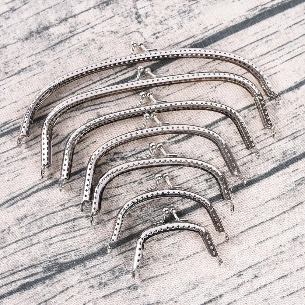 1PCS 7 Size Bronze DIY Metal Kiss Clasp Lock Frame For Purse Handbag Handle Coins Bags 6.5/8.5/10.5/12.5/15/18/20.5cm
1PCS 7 Size Bronze DIY Metal Kiss Clasp Lock Frame For Purse Handbag Handle Coins Bags 6.5/8.5/10.5/12.5/15/18/20.5cm