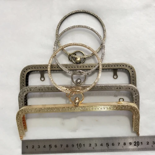 DIY women purse coin bag metal frame bronze silver light golden color carved edge diamond handle 3pcs/lot
DIY women purse coin bag metal frame bronze silver light golden color carved edge diamond handle 3pcs/lot