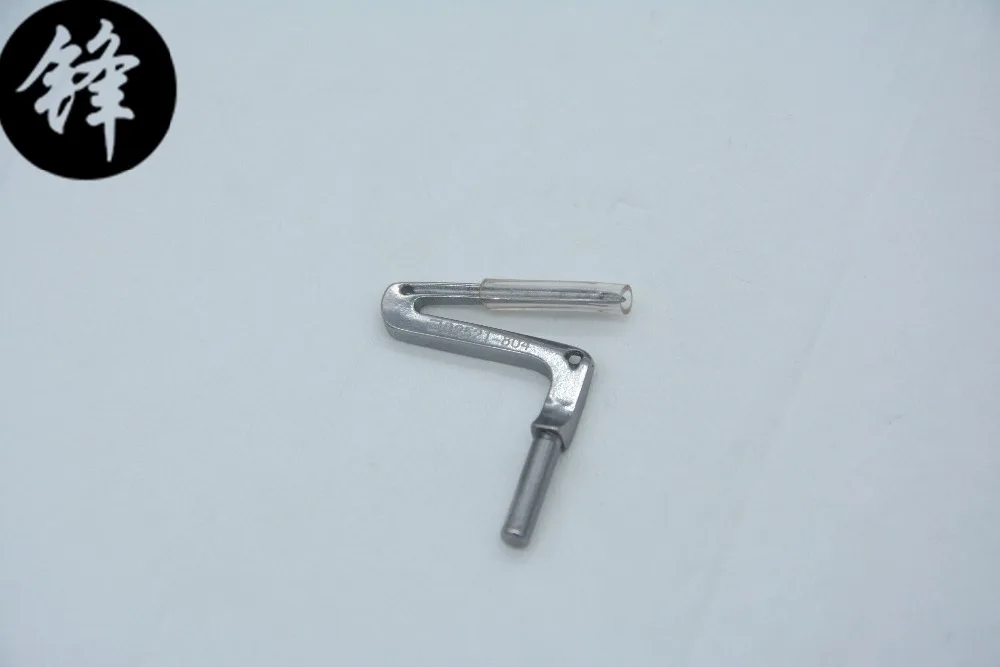 Description Picture 2 of itemB2521-804 lower looper Suitable for MO800 Curved needle bending of needle industrial sewing machine spares parts