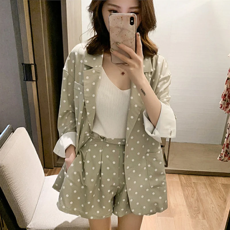 Fashion Polka Dot Female Short Suits Loose Tracksuit Blazer Jacket & Shirt & Shorts Casual Women Pant Suits 3 Pieces Set
Fashion Polka Dot Female Short Suits Loose Tracksuit Blazer Jacket & Shirt & Shorts Casual Women Pant Suits 3 Pieces Set