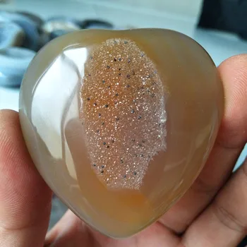 A Natural stones and crystals cristal heart agate crystal cluster home decor palm stone very beautiful 
A Natural stones and crystals cristal heart agate crystal cluster home decor palm stone very beautiful