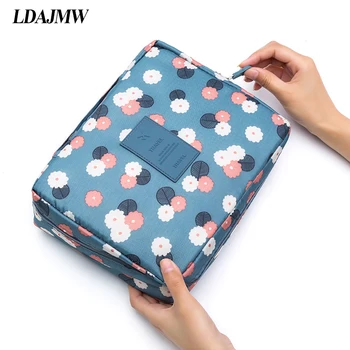 LDAJMW Male Lady Waterproof Nylon Makeup Perfume Cosmetics Monopoly Storage Bag Beauty Beauty Holder Organizer Travel Bag
LDAJMW Male Lady Waterproof Nylon Makeup Perfume Cosmetics Monopoly Storage Bag Beauty Beauty Holder Organizer Travel Bag
