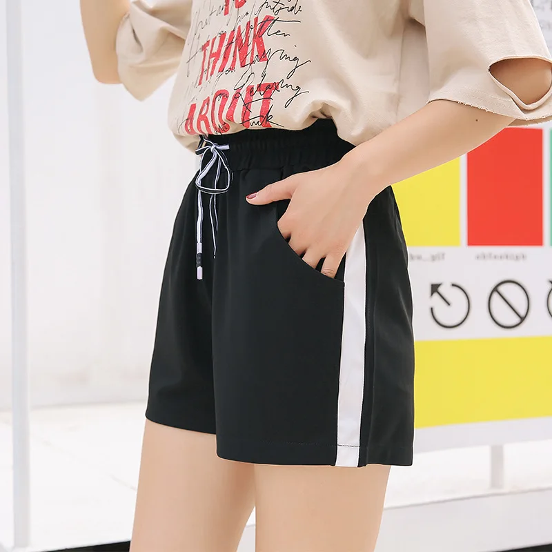 2019 women black loose Lace version of the thin striped workout shorts women summer thin section of wide leg leisure short pants
2019 women black loose Lace version of the thin striped workout shorts women summer thin section of wide leg leisure short pants