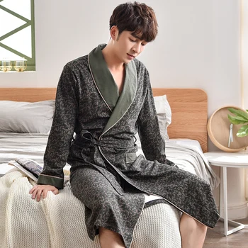 Robe Male Cotton Home Wear Bata Hombre Brand Pajamas Turn-down Collar Long Sleeves Kimono Men Cotton Yukata Classy Bathrobes Big
Robe Male Cotton Home Wear Bata Hombre Brand Pajamas Turn-down Collar Long Sleeves Kimono Men Cotton Yukata Classy Bathrobes Big