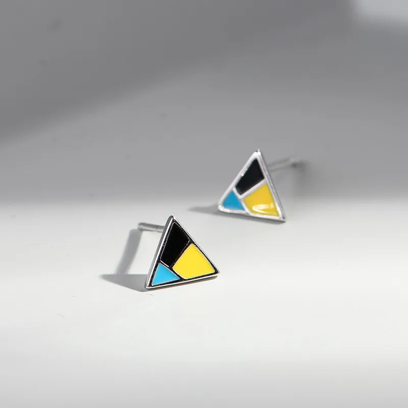 Lidavi 925 Silver Korean version of the stylish small color triangle earrings temperament personalized earrings jewelry VES6198
Lidavi 925 Silver Korean version of the stylish small color triangle earrings temperament personalized earrings jewelry VES6198