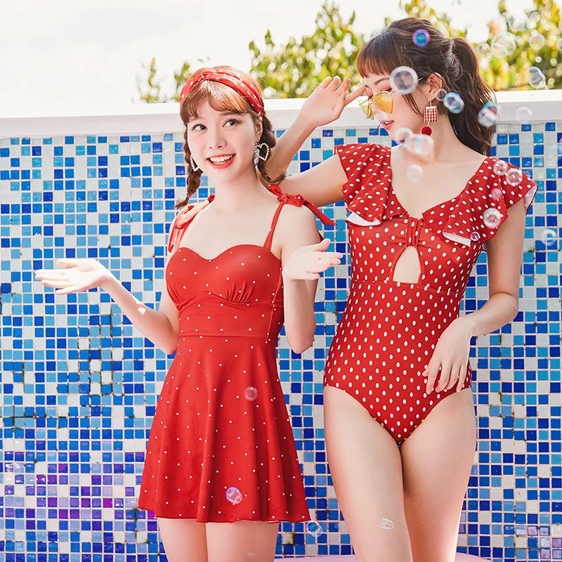 2019 New arrival Red Dot print Pleated skirt swimsuit high quality Women Swimwear lovely One piece suit women bathing suits
2019 New arrival Red Dot print Pleated skirt swimsuit high quality Women Swimwear lovely One piece suit women bathing suits
