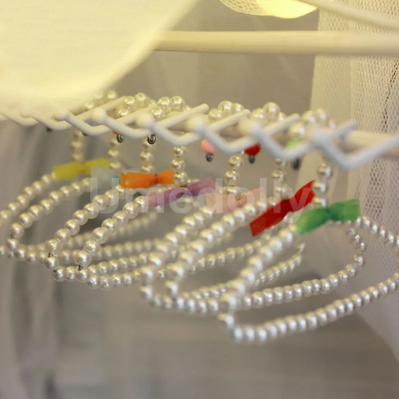 doll clothes hanger (2)
